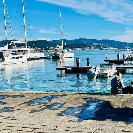 Appartamento 5 Terre - Close To Port Promenade La Spezia
